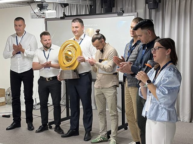 inzheneryi-izmenenij-kak-1ak-group-razvivaet-proizvodstvennyix-liderov